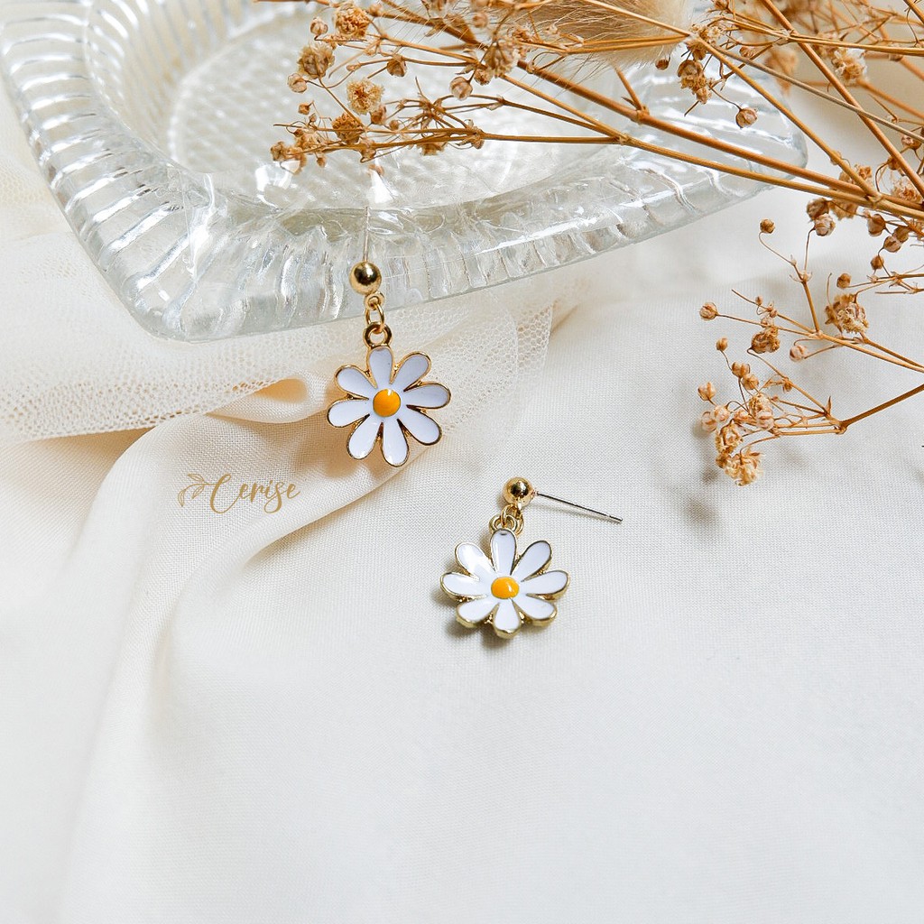 Daisy Earrings | Anting tusuk bunga daisy korea aksesoris wanita  cantik stylish trendy