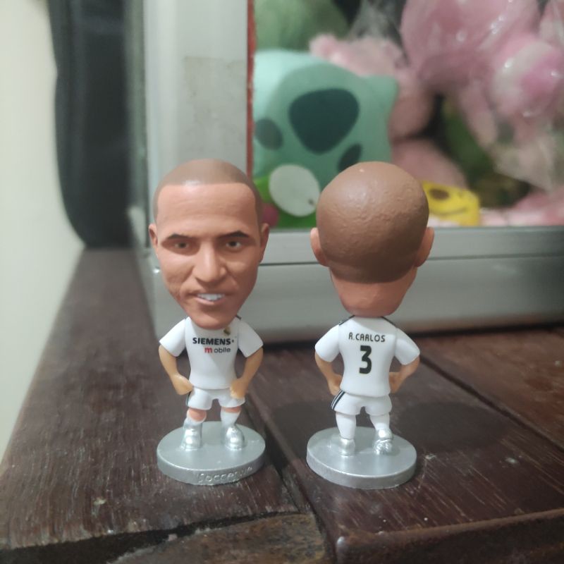 Roberto Carlos - Real Madrid Klasik Jadul - Soccerwe Kodoto Action Figure