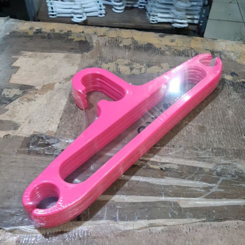 Isi 12 pcs hanger 18 in pink / putih