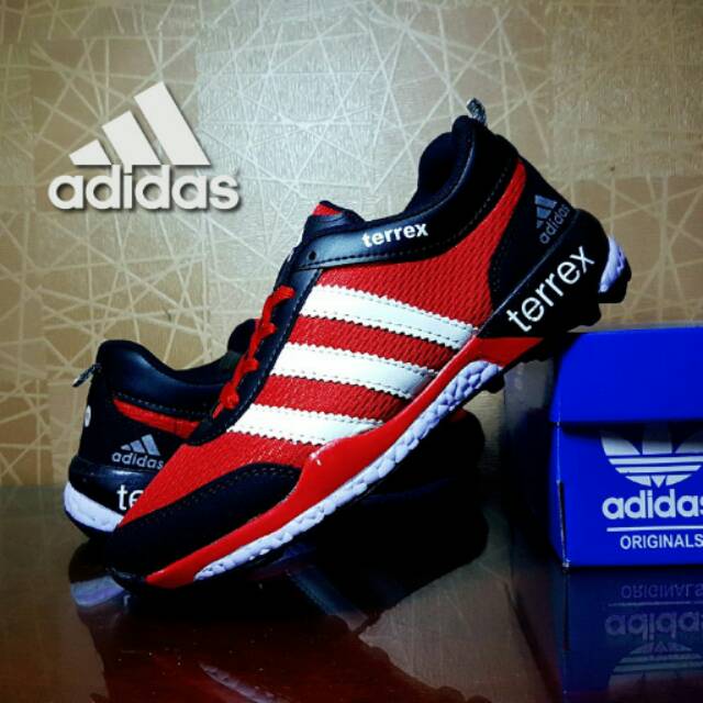 sepatu sport adidas terrex boost merah / casual pria / adidas pria / sepatu olahraga pria / sneakers