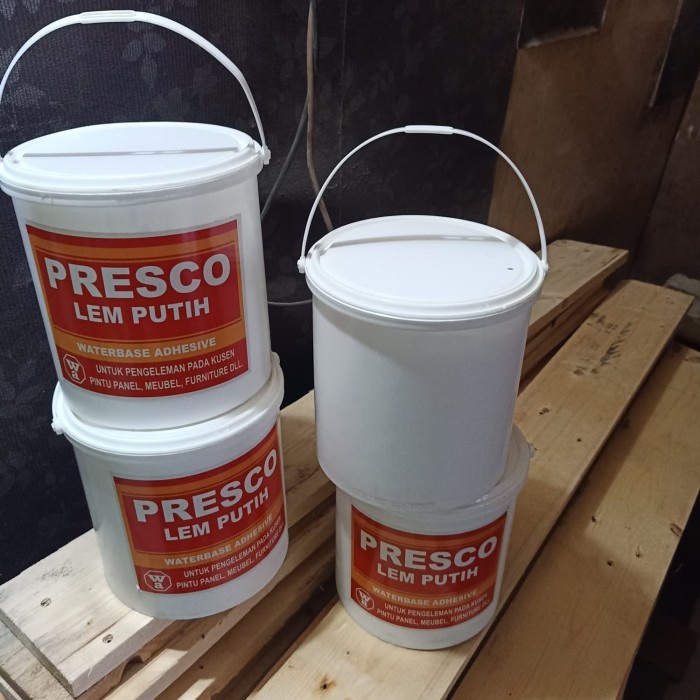 

Chrysa | Lem kayu PRESCO warna putih susu