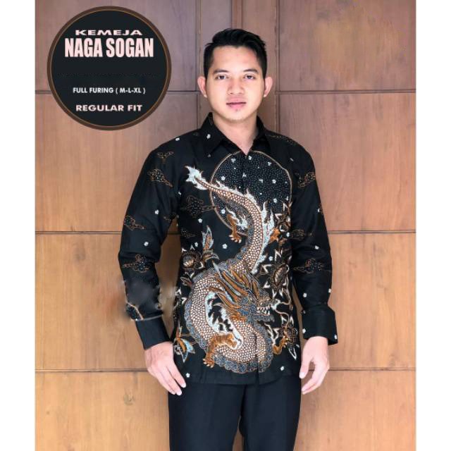 KEMEJA BAJU BATIK PRIA SOLO LENGAN PANJANG FULL FURING KATUN HALUS Naga Bulan ATASAN BATIK PREMIUM MODERN BAYUSUTA PROBOSETO KUNING GURDO PARI PRADHIFTA EDELIN AJISAKA HIJAU WIRAYUDHA VIJAY SEJAGAD PEKSI SELING PROBOSETO BATIK SOLO AMANAH BATIKSOLOAMANAH