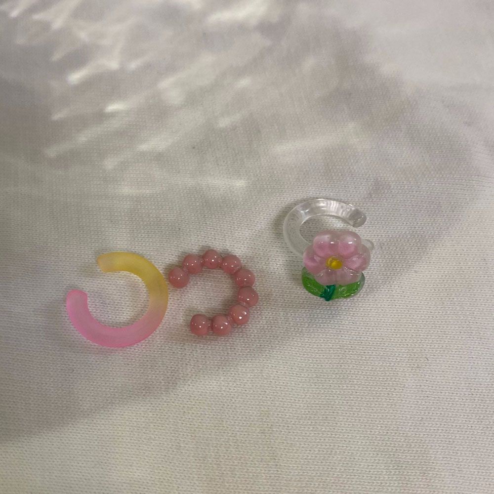 Needway  3Pcs/Set Flower Ear Clip Korean Clip Earrings Ear Bone Clip Candy Color Without Ear Hole Fashion Jewelry Beaded Sweet Cute Lovely Resin Acrylic Cartilage Clip/Multicolor