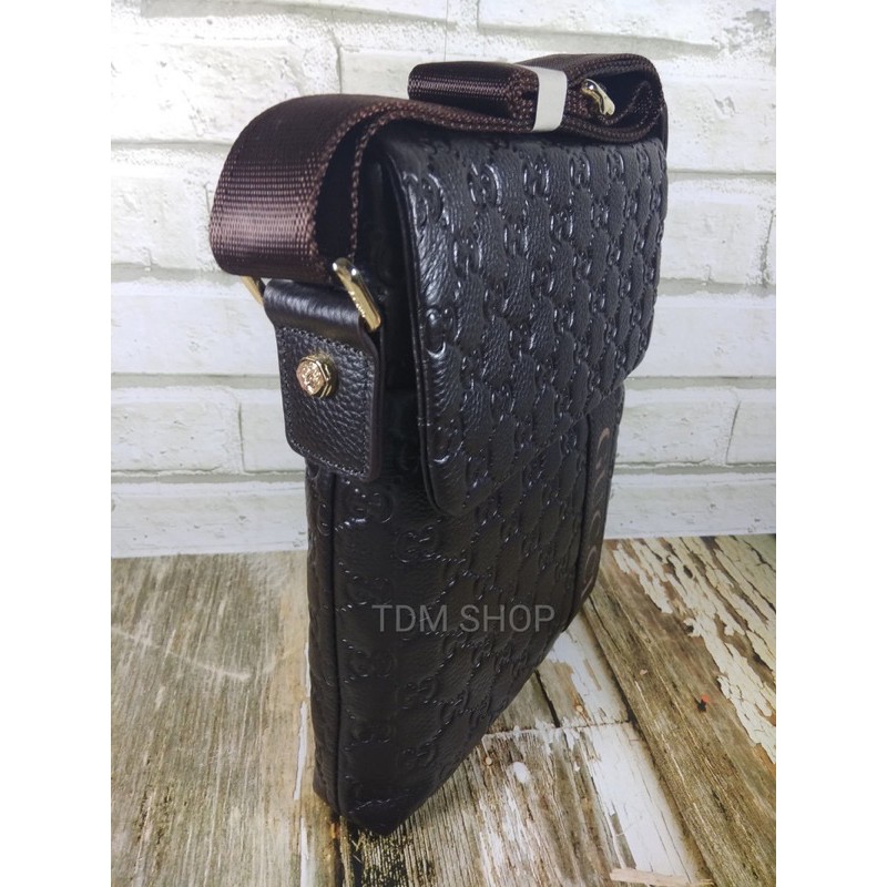 TAS SELEMPANG PRIA KULIT ASLI MODEL EMBOS GC 505