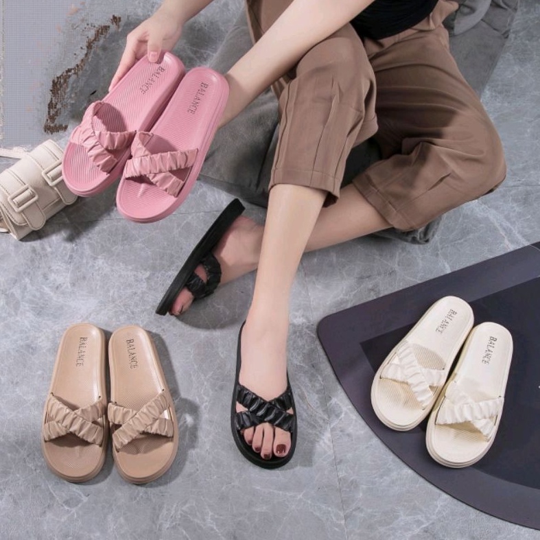 Sandal Jelly Serut Wanita Korea Import Karet Elastis Balance 2025-1