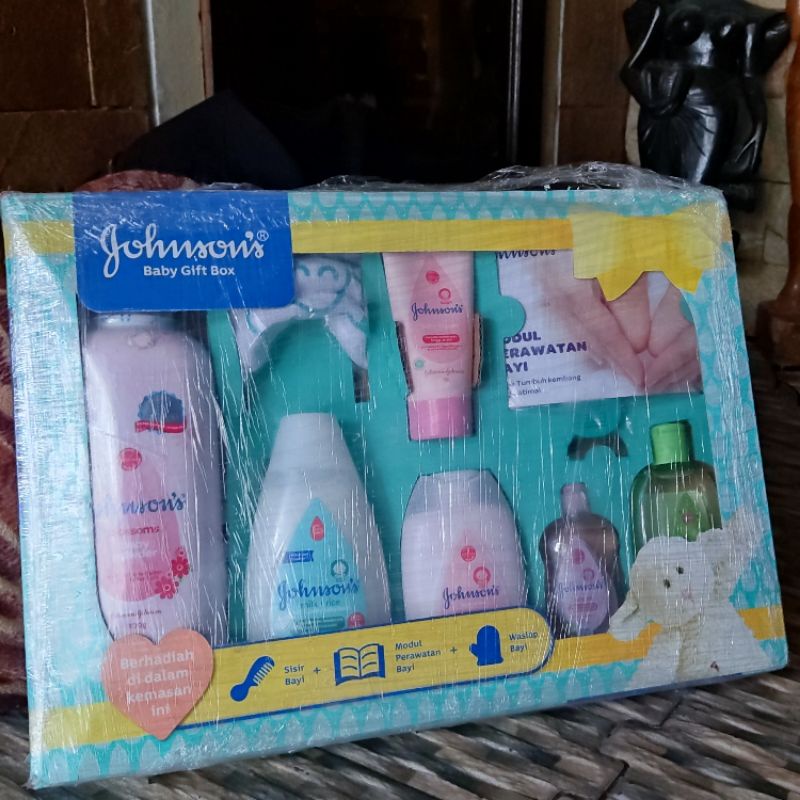 Johnson Baby Gift Set