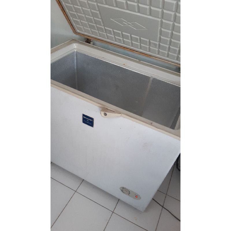 SHARP frv-200 chest freezer box