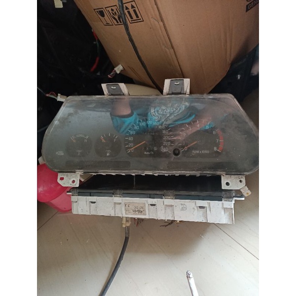 speedometer ford laser gala original