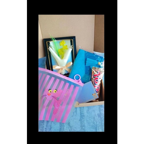 

gift box/ hampers/ hadiah/ hadiah ultah/ hadiah wisuda