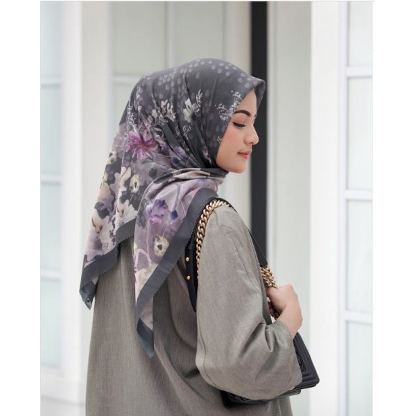 Buttonscarves Fiore Extended in Dark Grey
