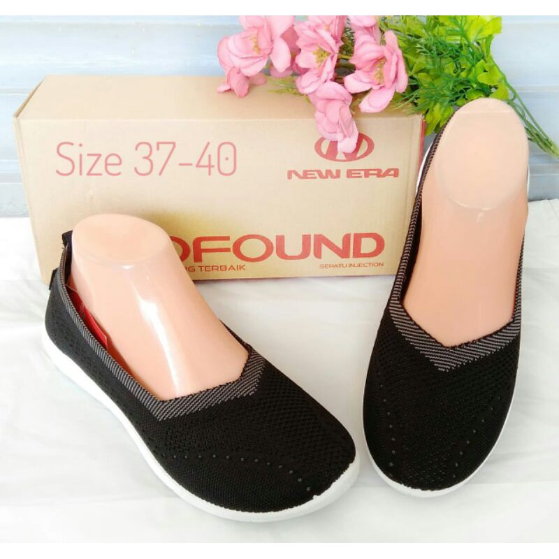 SEPATU SLIP ON WANITA NEW ERA