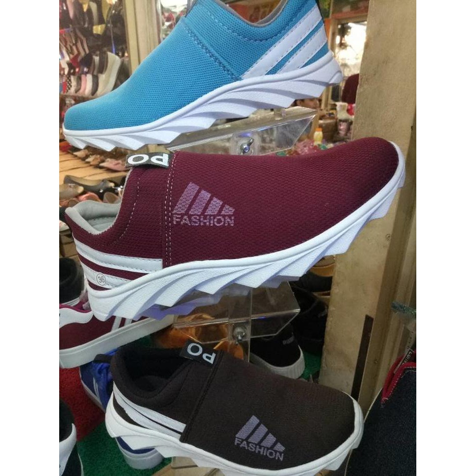 sepatu slip on fashion