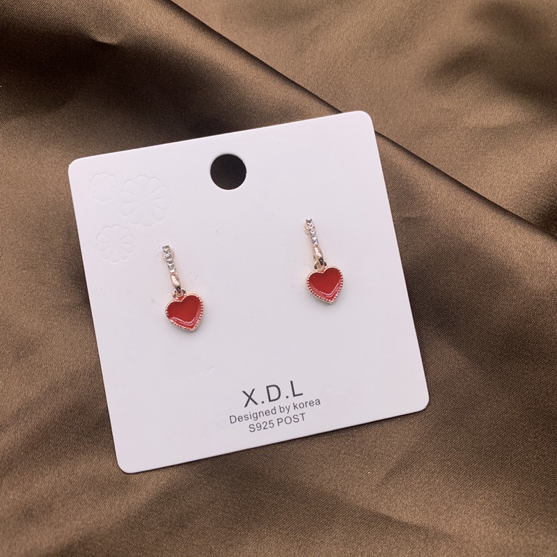 Merah Cinta jantung anting-anting wanita anggun online influencer anting-anting sederhana dan kompak