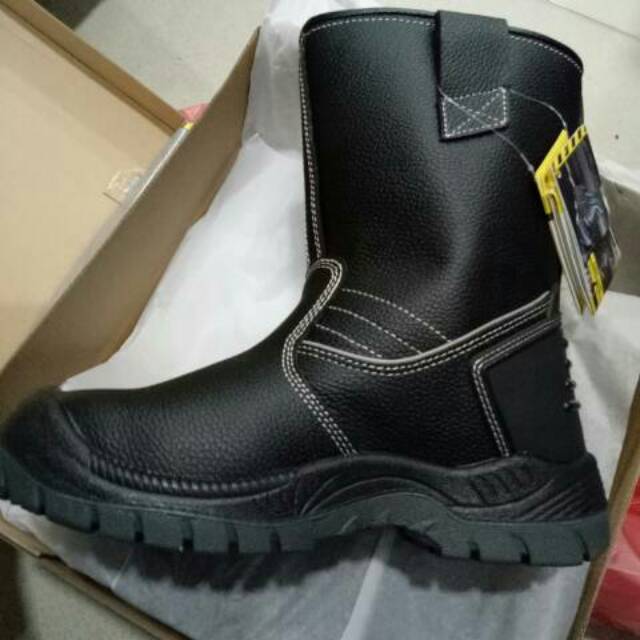 Sepatu Boot SAFETY JOGGER BESTBOOT S3 Safety Shoes Safetyjogger Sepatu