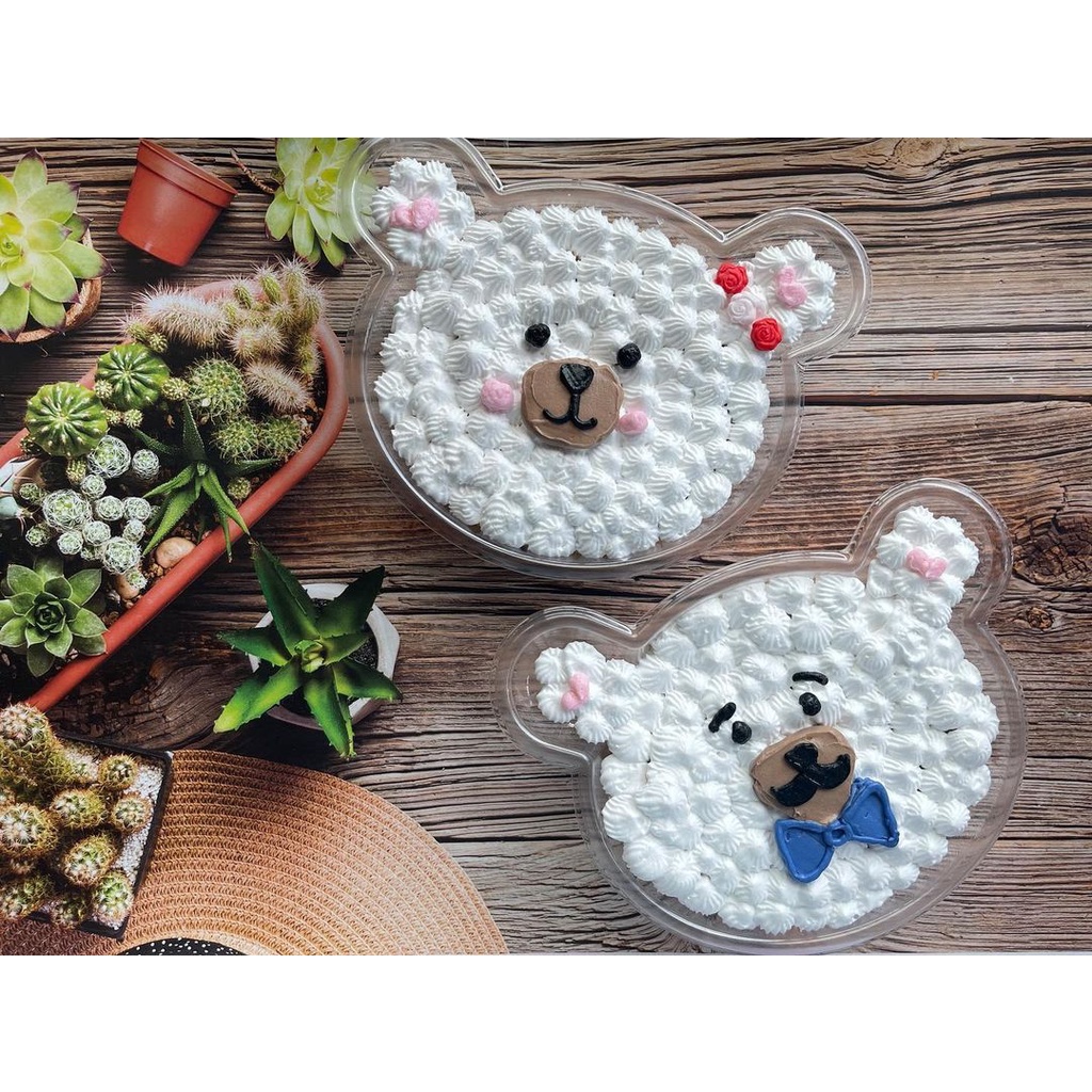 

Dessert Bear Box // Bento Cake