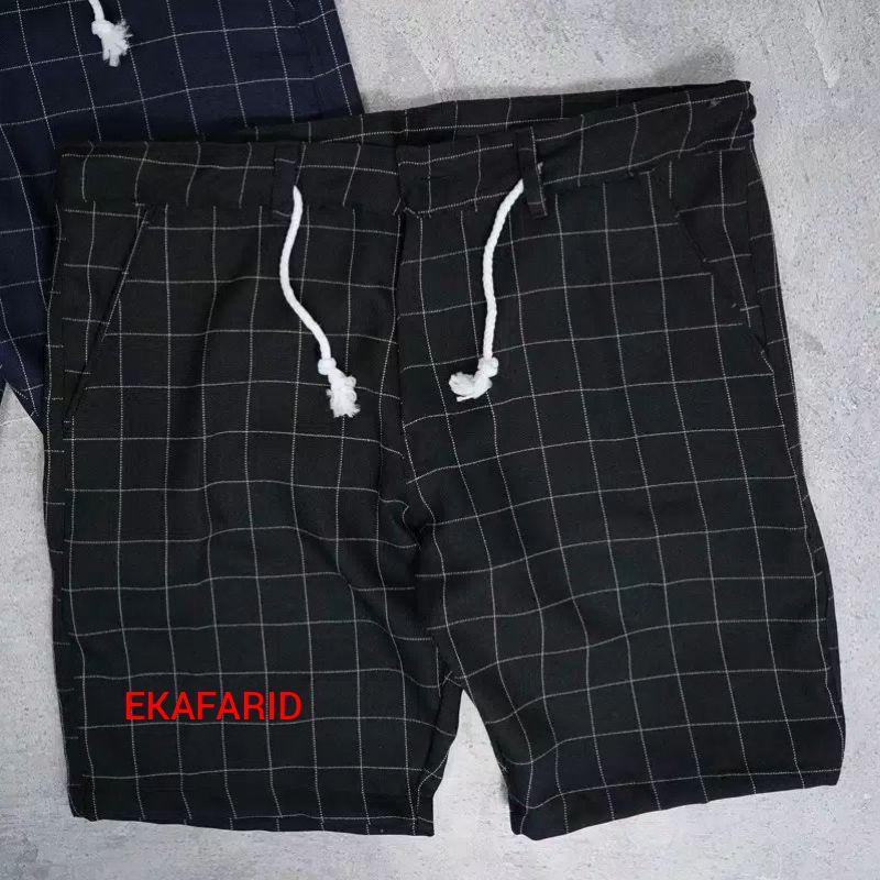 (Hitam)Celana Tartan Pendek Kotak2 Yang Lagi Trend Pria/Wanita Ekafaridfadil