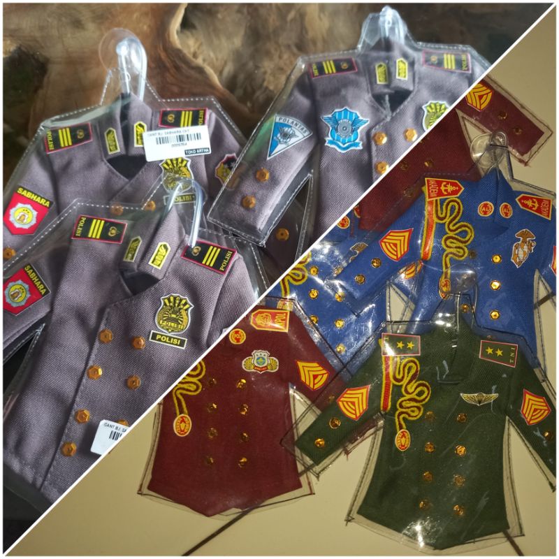 Gantungan aksesoris di mobil dan gantungan kunci, tempelan kaca mobil baju TNI kecil /  Baju kecil a