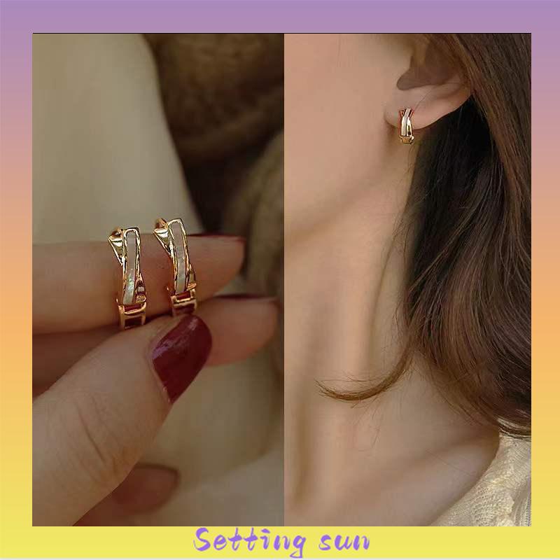 Fritillary Cross Anting Wanita Musim Panas Sederhana High-end Stud Earrings TN