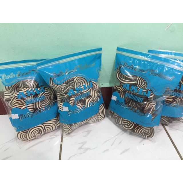 

Snack Camilan - Kuping Gajah Hitam Dan Putih