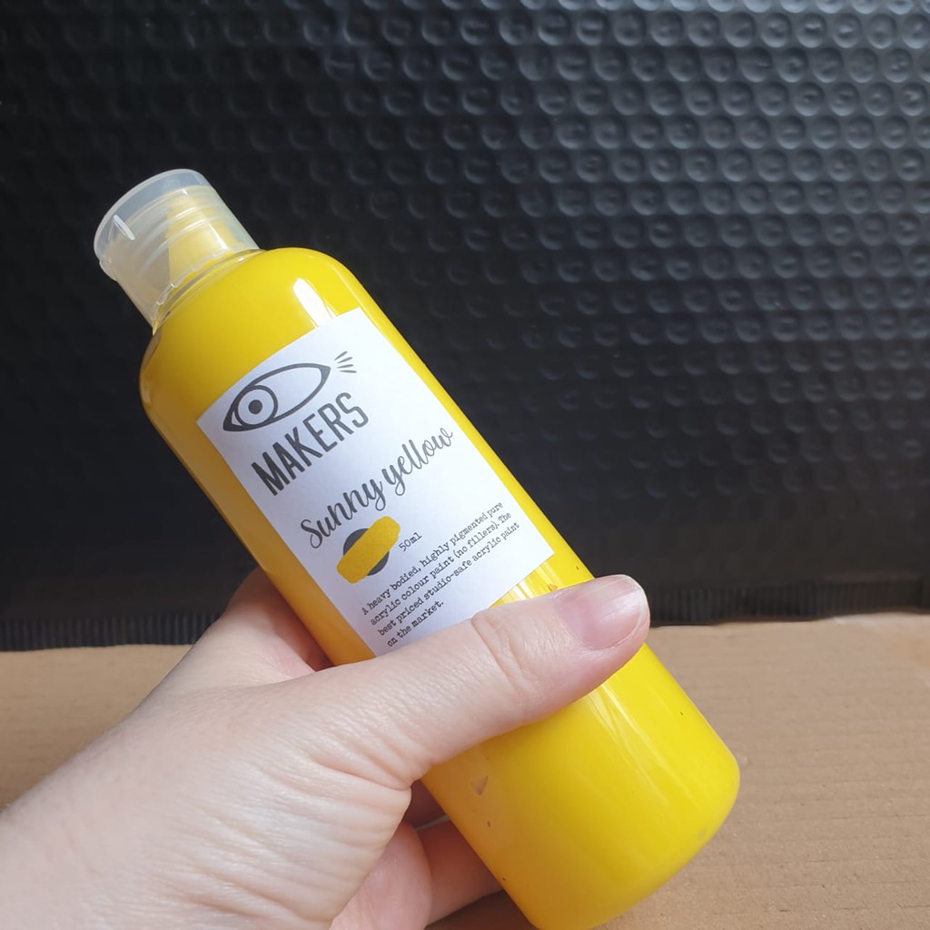 

Sunny Yellow Acrylic Paint 250ml for pouring, fabric and ceramic