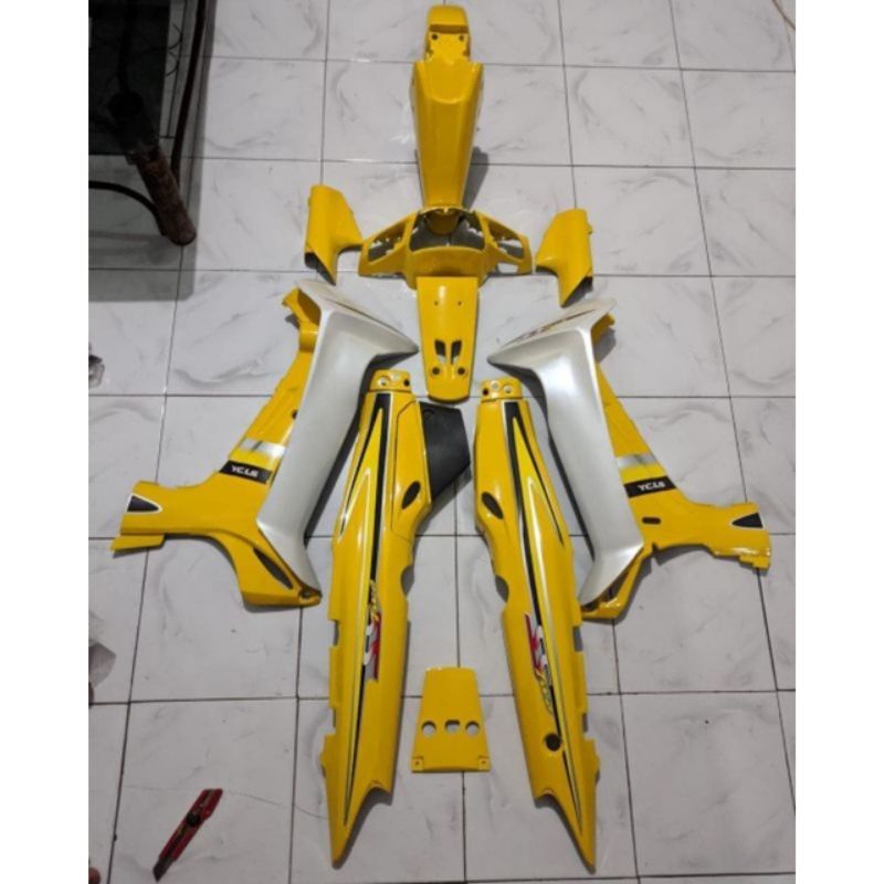 COVER BODY SET HALUS YAMAHA FIZR F1ZR FIZ R F1Z R SSTWO KUNING PUTIH