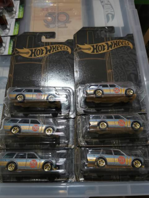 Hot Wheels 71 Datsun 510 Wagon gold zamac satin series hotwheels