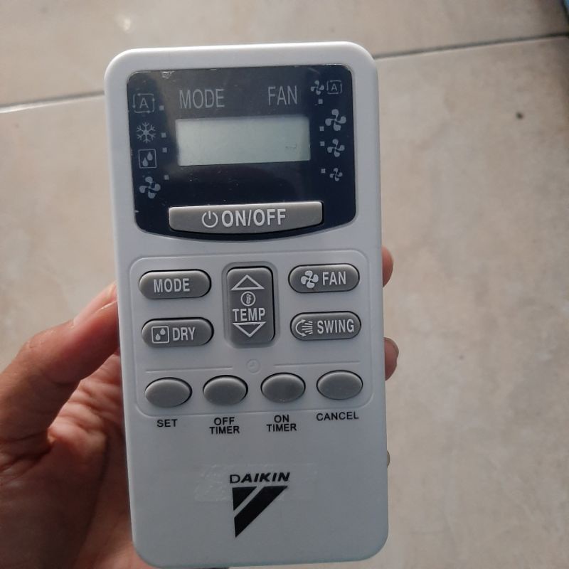 REMOTE REMOT AC DAIKIN ARC416A ORIGINAL ASLI