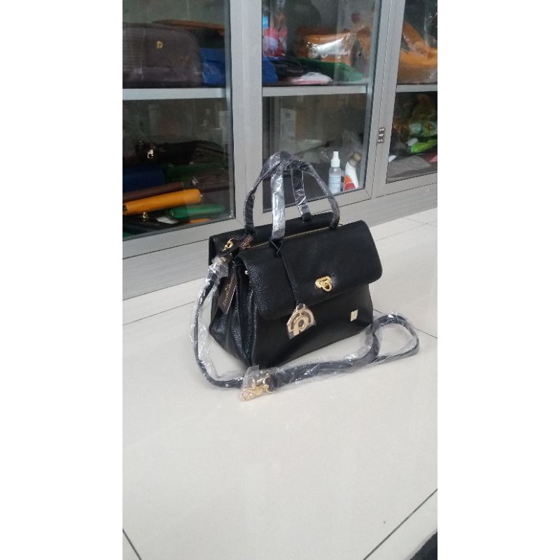 papillon Leather's K3258 hitam size 30x24