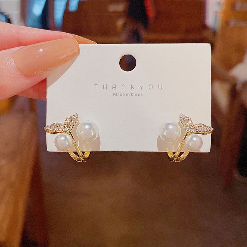 Anting Tusuk Sterling silver 925 Desain Ekor Ikan Hias Mutiara + Berlian Imitasi Mewah Untuk Wanita