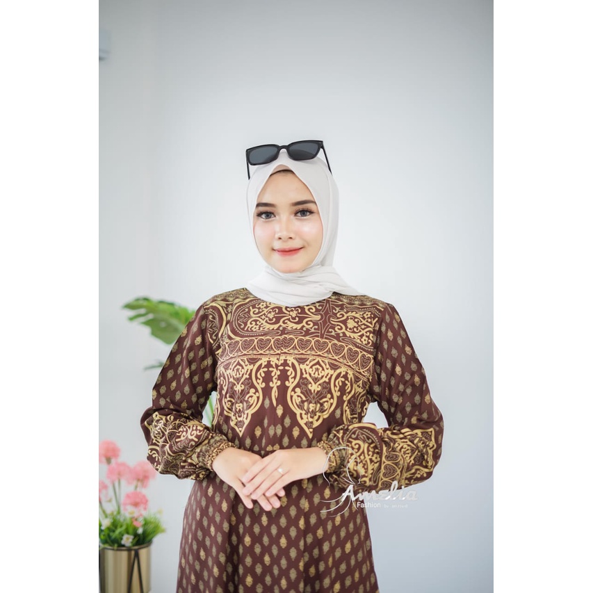 Gamis Etnik Maxy Halis Rayon Silk dan cringkel dan Prada amelia busana muslimah ootd fashion selebgram homeydress adem nyaman