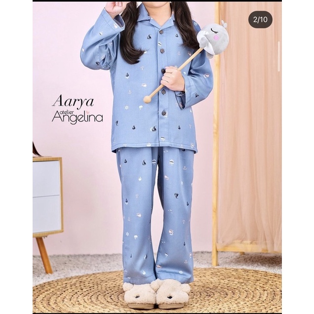 ariel aarya pajamas merine black letter baseball jeans blue atelier angelina