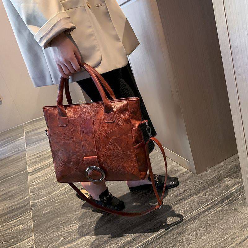 Tas Selempang Wanita Ukuran Besar