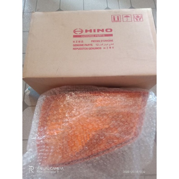 signal lamp-lampu sen  kiri hino 500 genuin part
