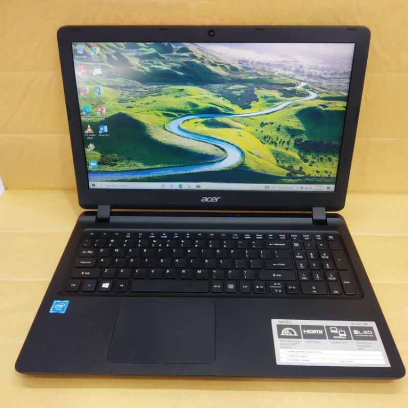 Laptop Bekas Acer Aspire ES1-533 N3350 4GB|500GB 15,6 " Hitam