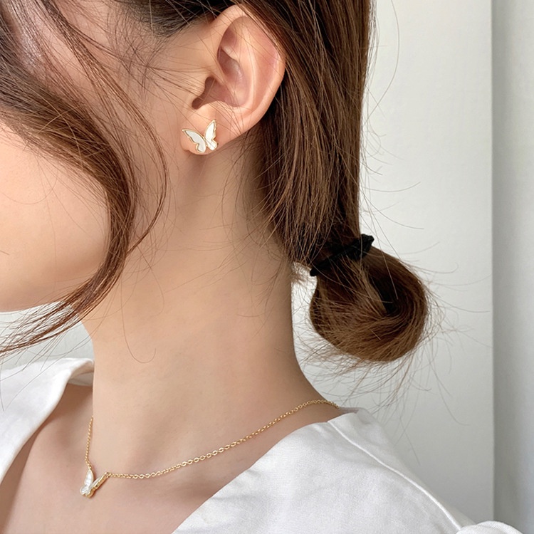 YEEZII Set Anting Tusuk + Kalung Rantai Liontin Kupu-Kupu Warna Gold Untuk Wanita