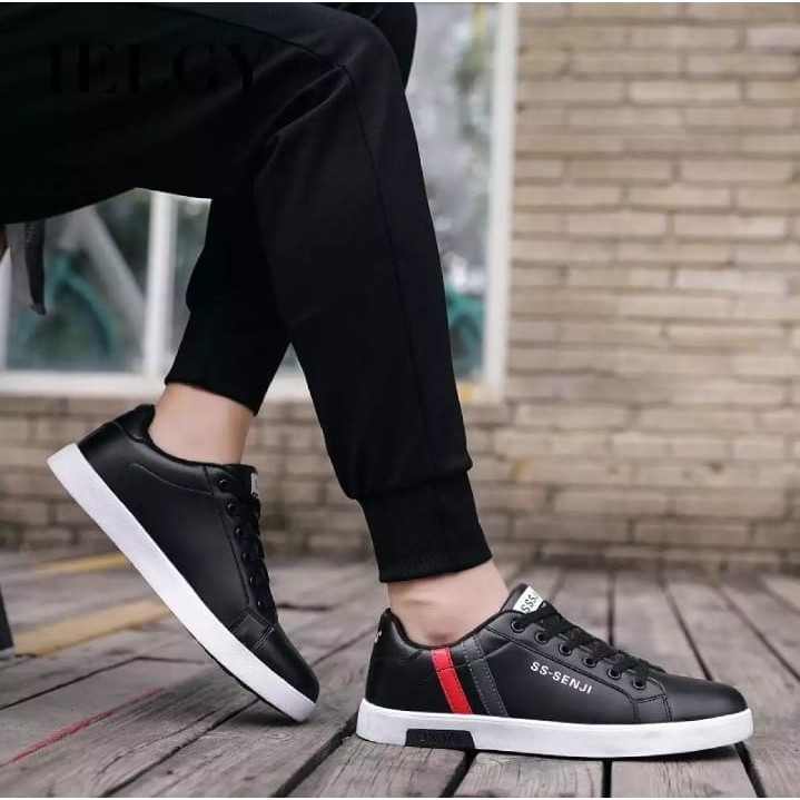 Sepatu Sneakers Pria Putih &amp; Hitam / Sepatu fashion kasual SS.Senji terlaris