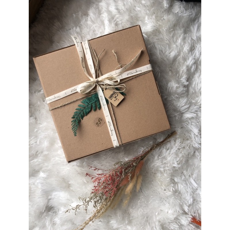 

Kotak Kado | Box hampers | kotak kado coklat | box kado coklat | packaging box