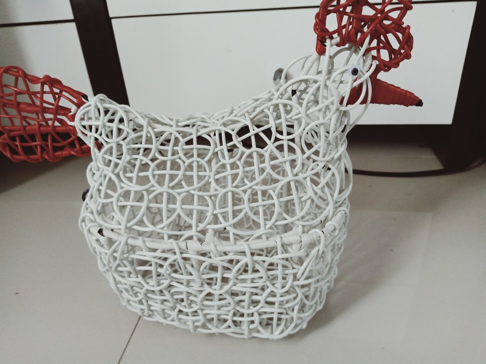 Keranjang Tempat Telur Bentuk Ayam Rotan Sintetis