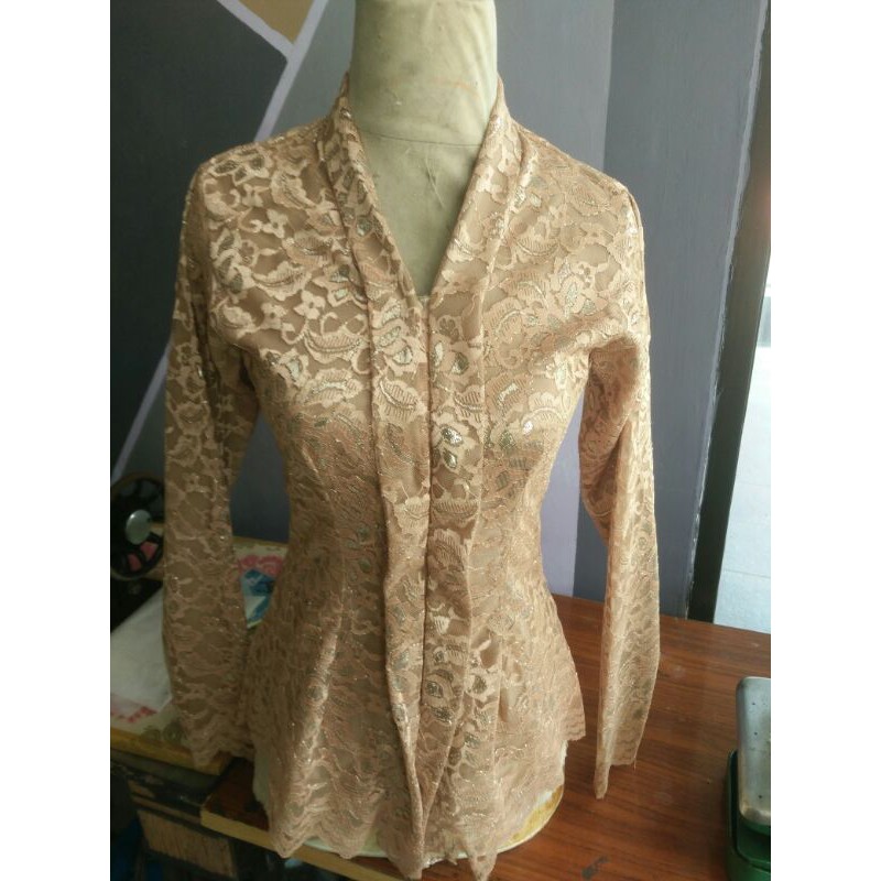 kebaya buku tamu,kebaya kembang mayang,kebaya lamaran,kebaya wisuda