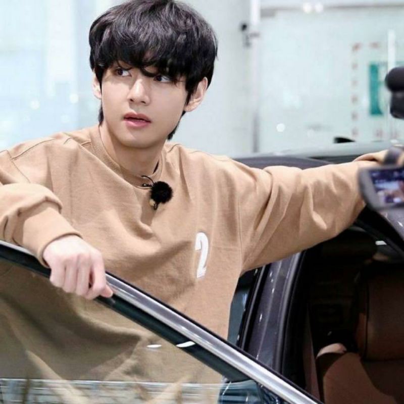 (PO KOREA🇰🇷) SWEATER TAEHYUNG X LE2 RUN BTS 110 - OFFICIAL KOREA