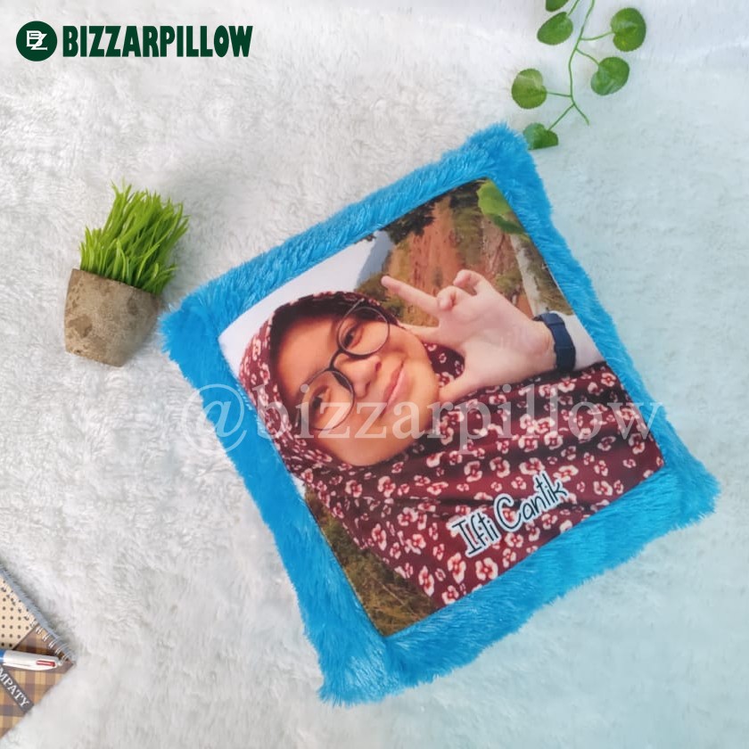 Bizzarpillow  Bantal Foto Custom Bulu Rasfur 40x40 cm BZ014