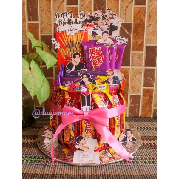 

Snack Cake Tart Universe With BTS