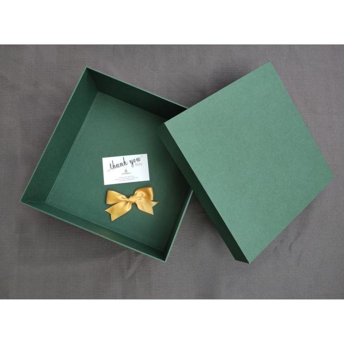 

Premium Product!!! Kotak Baju / Kotak Kado Uk. 25 X 25 X 10 Cm - Paling Diminati