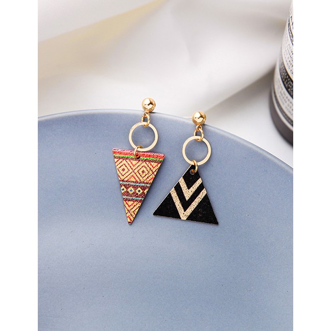 LRC Anting Tusuk Fashion Triangle Geometric Asymmetric Round Hollow Triangle Earrings K04277