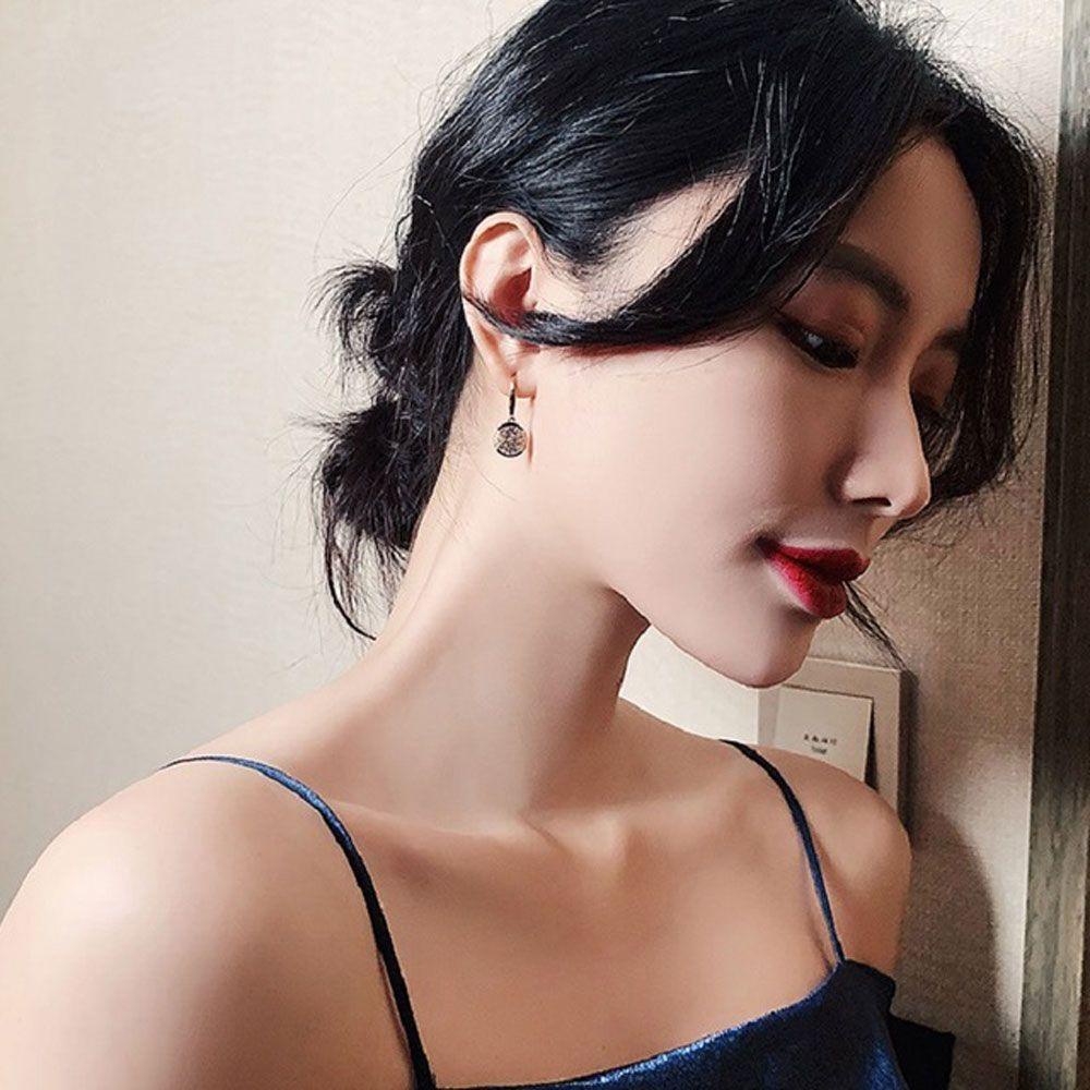 Anting Tetes Nanas Fashion Wanita Bentuk Busur Bulat