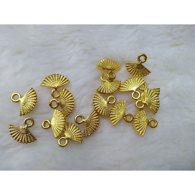 Charm ringan emas gold  mahkota pita kupu bunga kipas 30 pcs