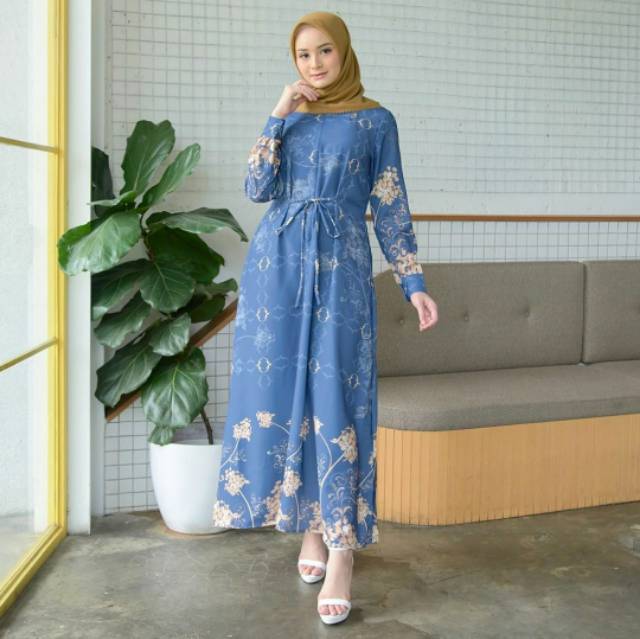 Dress Kolaborasi Radwah X adelia Pasha Blue