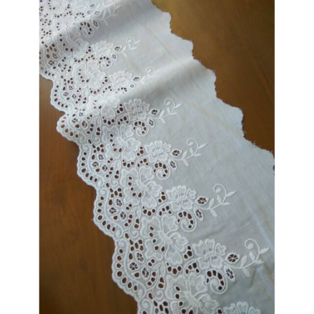Kain Renda katun (90cm)