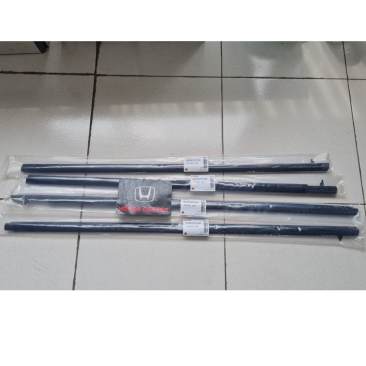 pelipit karet kaca luar weather strip molding door set 4 pintu depan belakang kiri kanan hrv 2015 2016 2017 2018 2019 2020 2021