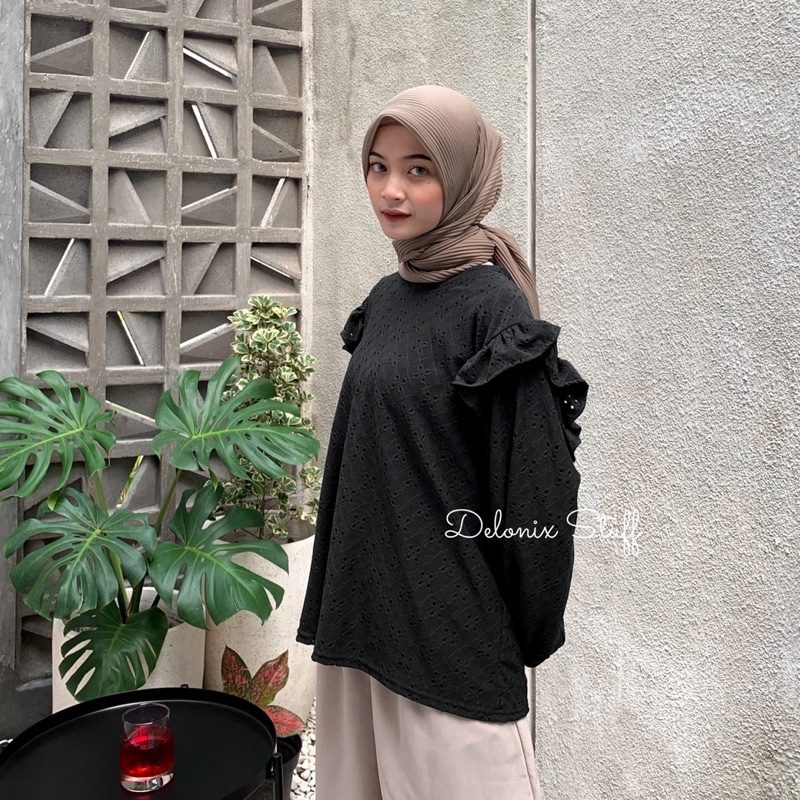 DELONIX | Becca lace top